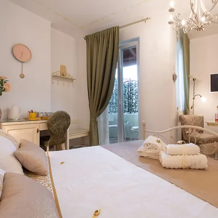 Unique Luxury Πανσιόν