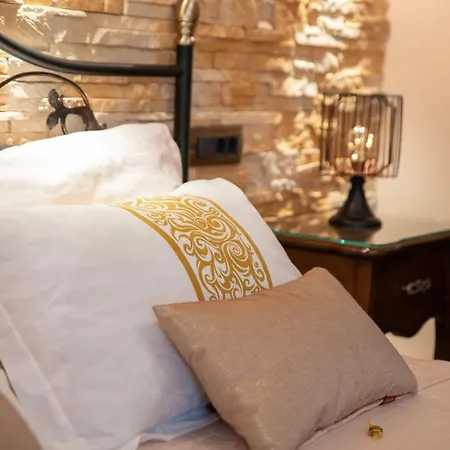 Πανσιόν Unique Luxury Σπλιτ