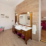 Гостевой дом Unique Luxury 4*