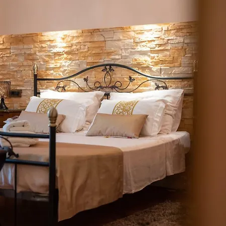 بيت ضيافة Unique Luxury 4*
